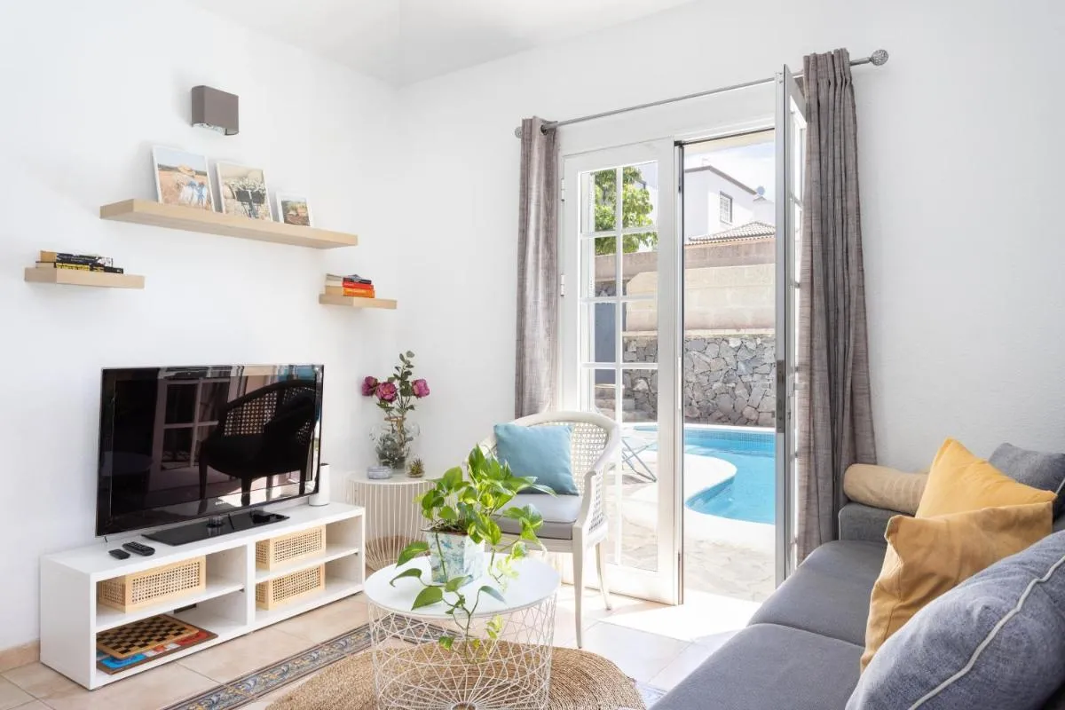 Image 5 of Villa Chloe Costa Adeje Tenerifesummervillas GIANT PRIVATE POOL 11 METERS LONG