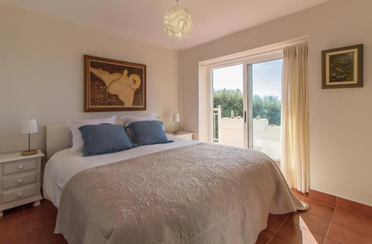 Image 1 of Villa in protected space in front of the sea