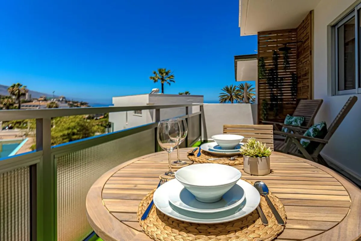 Image 2 of Vista al Teide y al mar 7