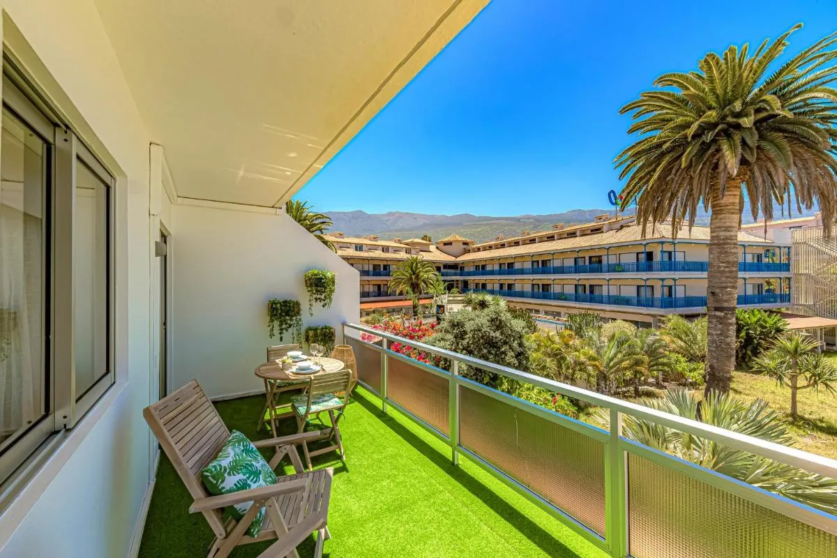 Image 5 of Vista al Teide y al mar 7