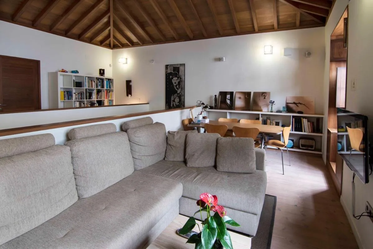 Image 3 of Vivienda El Ciprés. Terraza con espectaculares vistas al Mar.