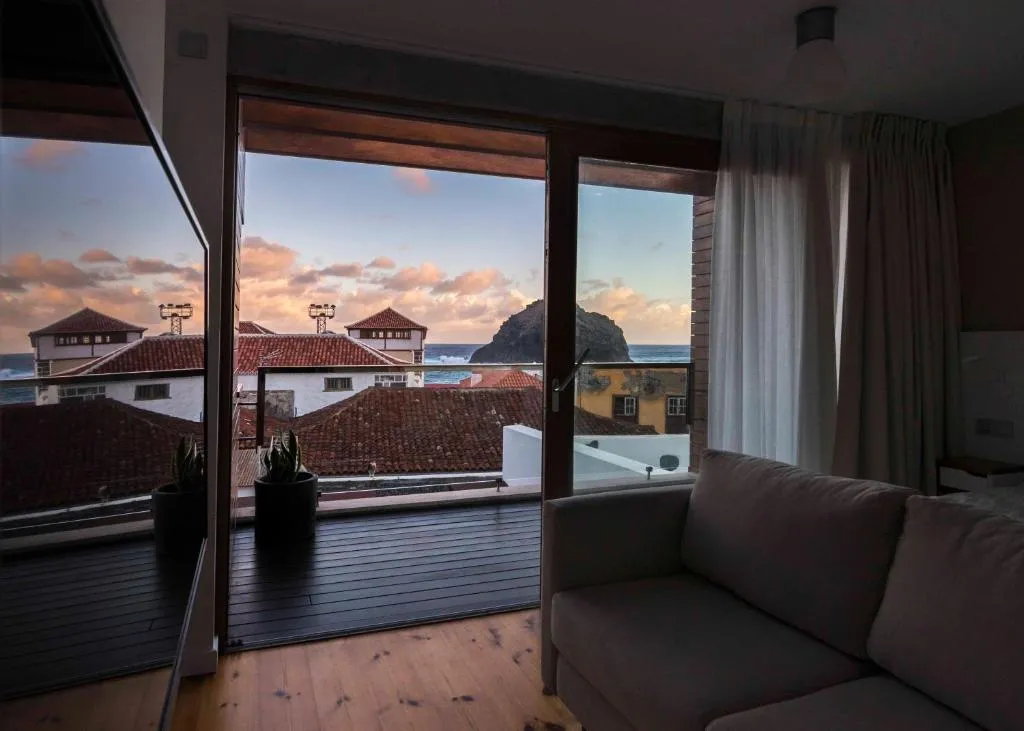 Image of Vivienda El Ciprés. Terraza con espectaculares vistas al Mar.