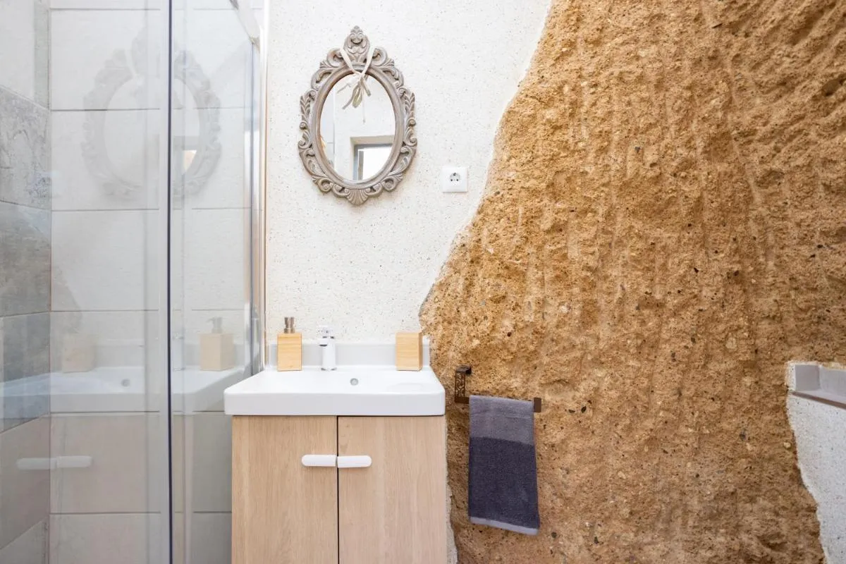 Image 2 of Window to the Sea, south Tenerife