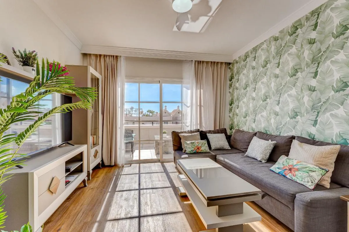 Image 4 of Yucca Park, Lovely, quiet, 2 bedroom, 70m2, ocean pool view!