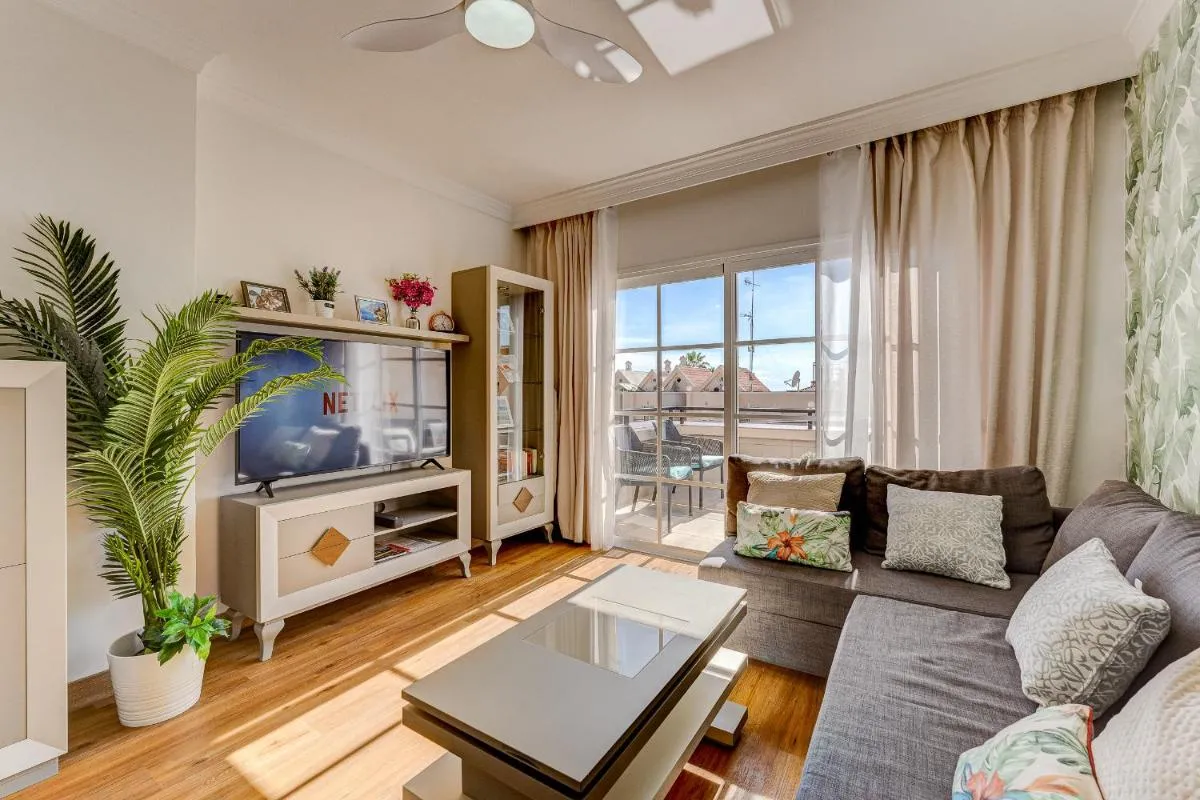 Image 5 of Yucca Park, Lovely, quiet, 2 bedroom, 70m2, ocean pool view!