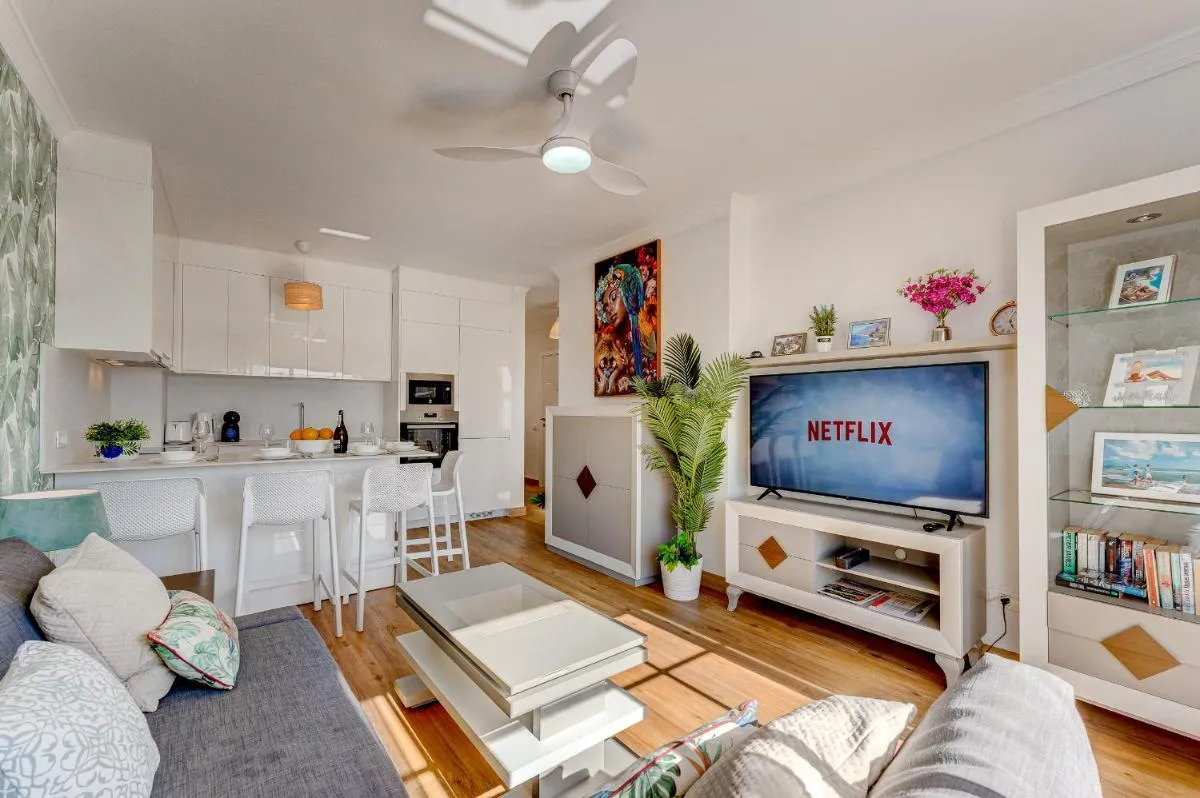 Image 1 of Yucca Park, Lovely, quiet, 2 bedroom, 70m2, ocean pool view!