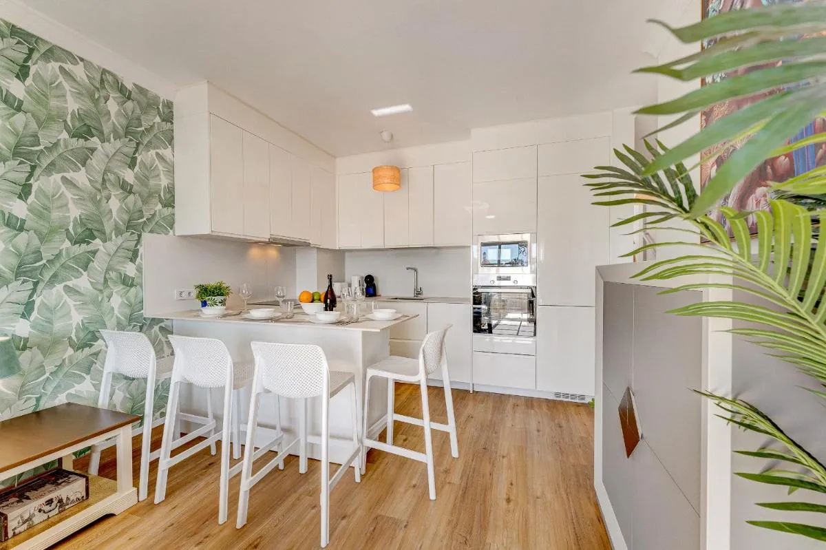 Image 3 of Yucca Park, Lovely, quiet, 2 bedroom, 70m2, ocean pool view!