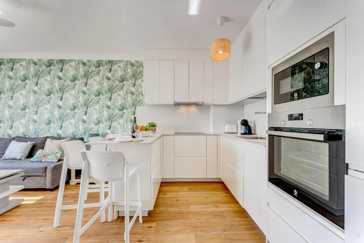 Image 6 of Yucca Park, Lovely, quiet, 2 bedroom, 70m2, ocean pool view!