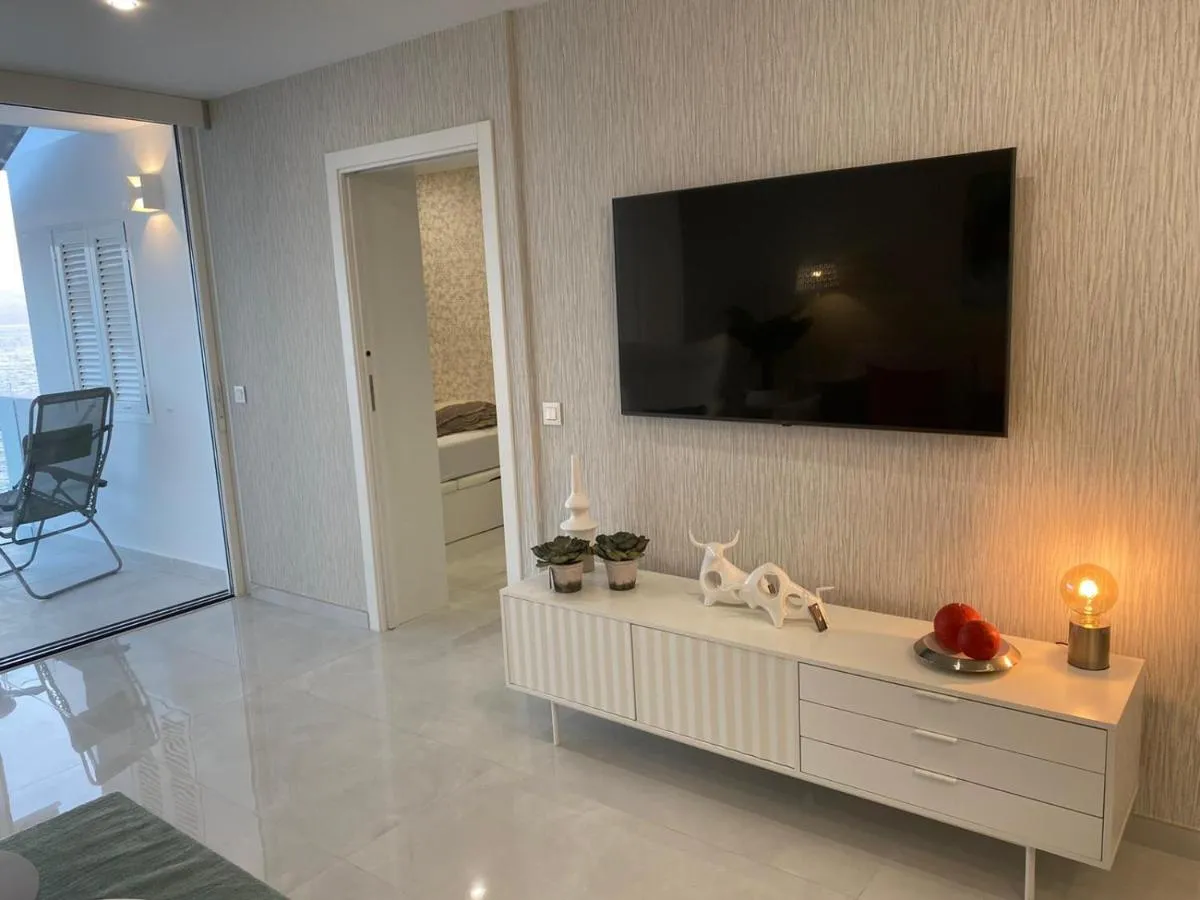 Image 2 of ocean experience / EXPERIENCE HOLIDAYS TENERIFE