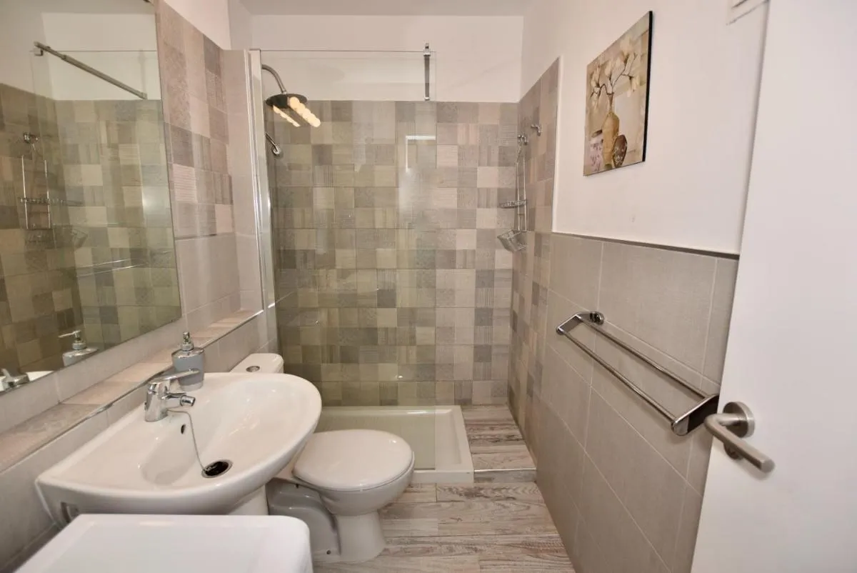 Image 2 of torry de yomely sea view