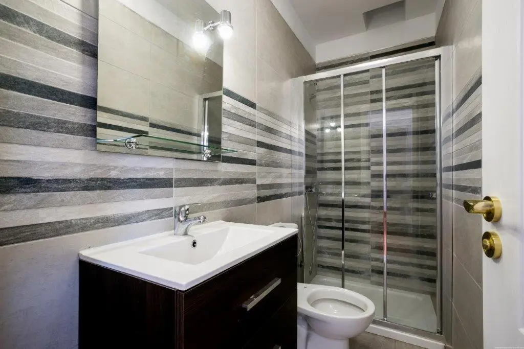 Image 2 of 2 bedroom apartments los cristianos beach Tenerife tamaragua