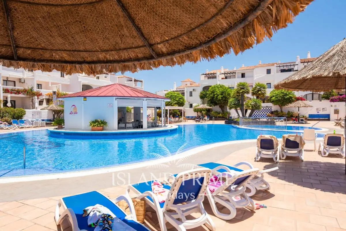 Image 3 of 2x bedroom Holiday with Teide Views in Heated Pool Complex FC407