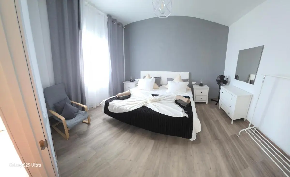 Image 1 of Apartamentos tenerife sur 3