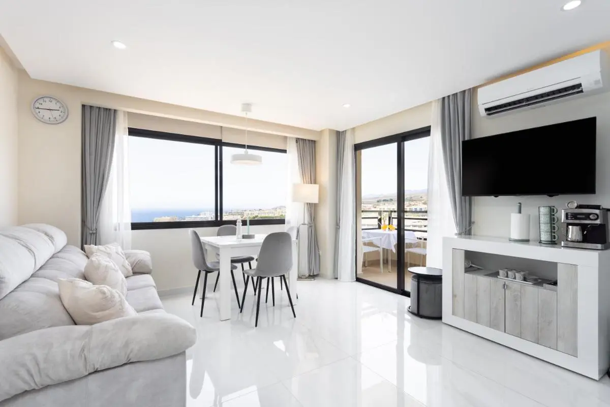 Image 5 of Apartment on the beach Paraiso Playa, Sea Views