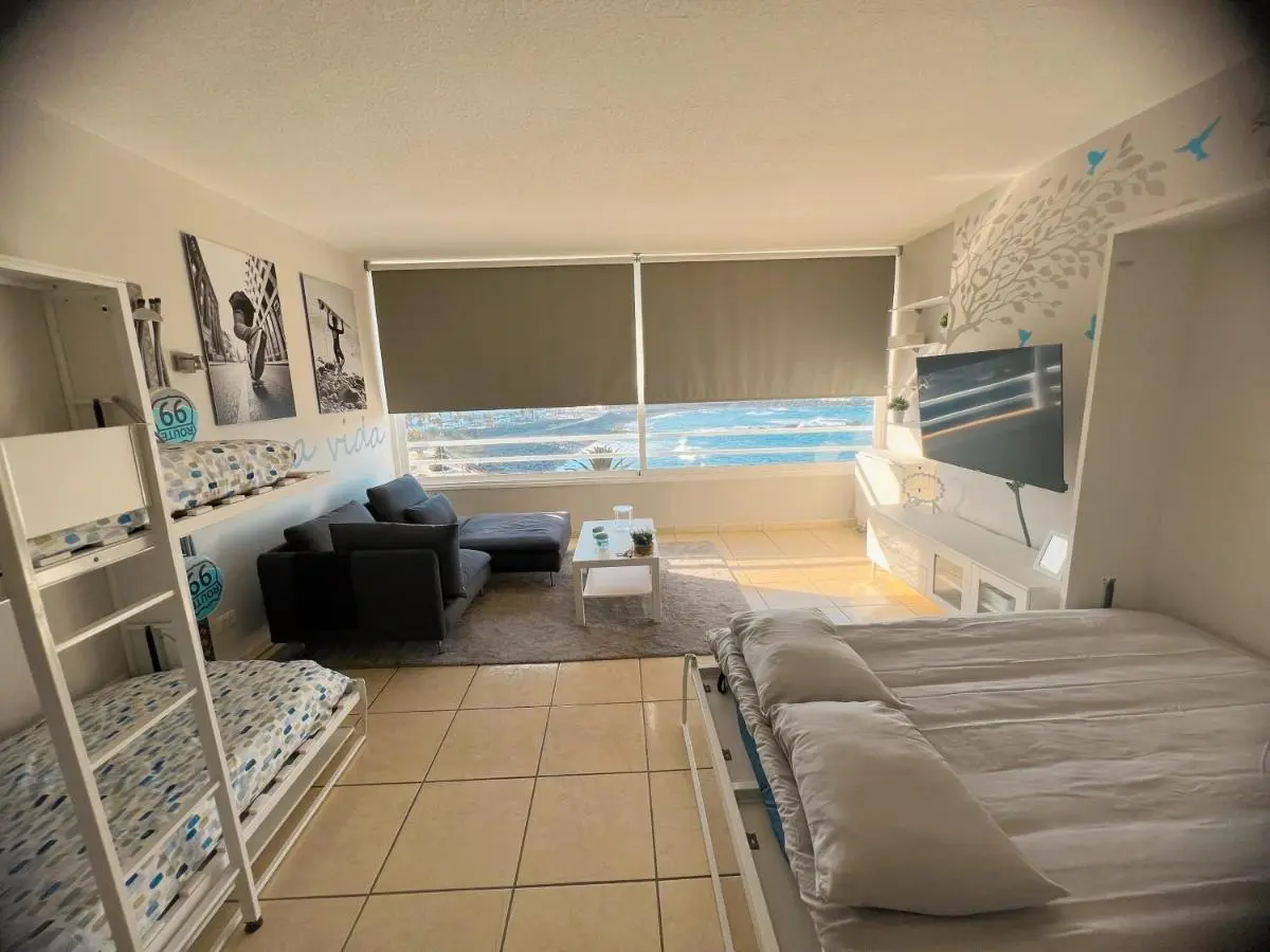 Image 1 of Apto. en primera línea de playa