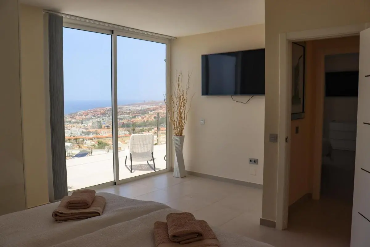 Image 5 of Azure Sky Villa – Panoramic ocean view, luxury, San Eugenio