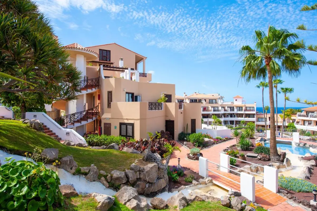 Image 6 of Azzurro vibe with ocean sight in heated pool complex – Tropical Dream