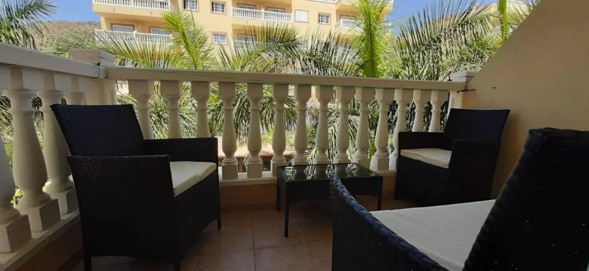 Image 5 of Beach apartment with pool