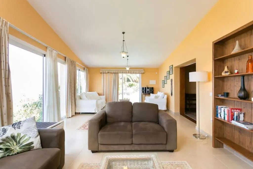 Image 4 of Beautiful villa with stunning view