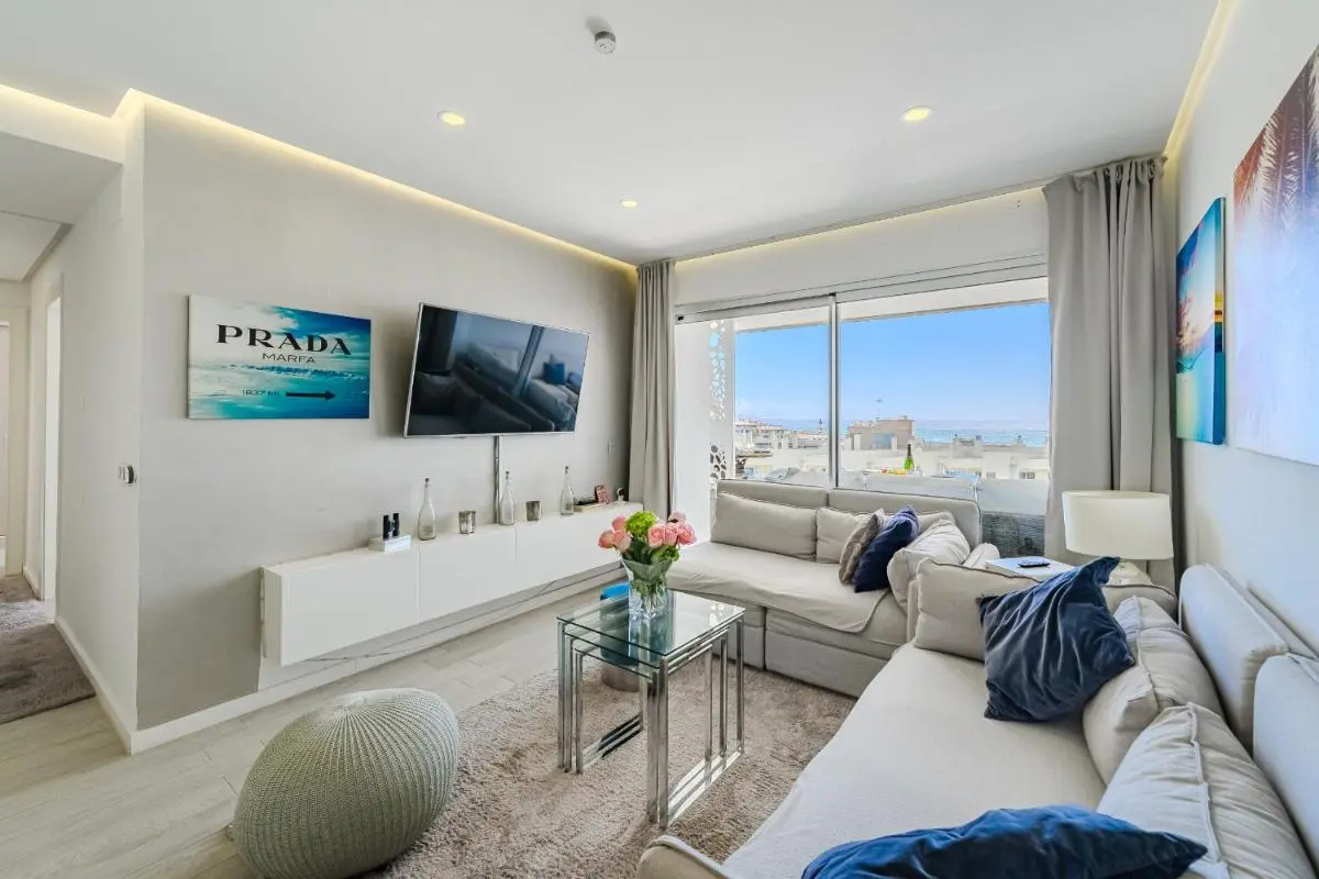 Image 5 of Blue Gold Escape in Ocean Garden