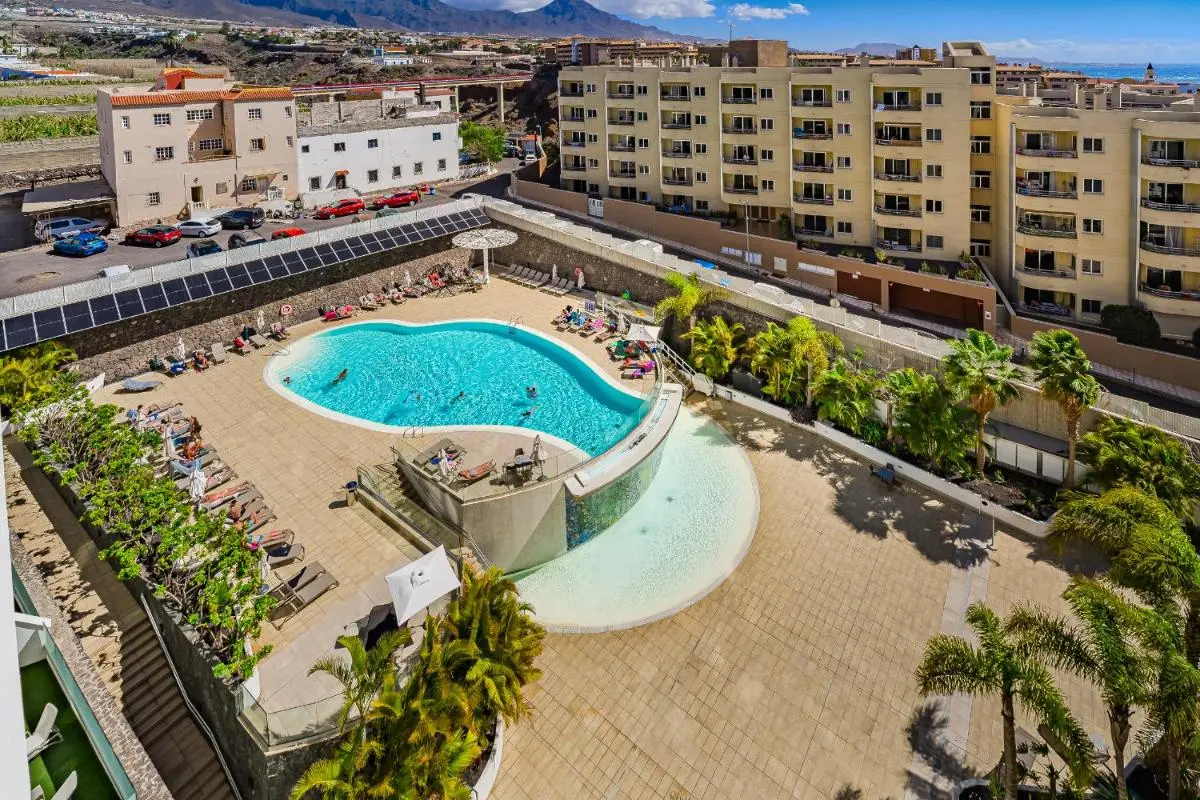 Image 6 of Blue Gold Escape in Ocean Garden