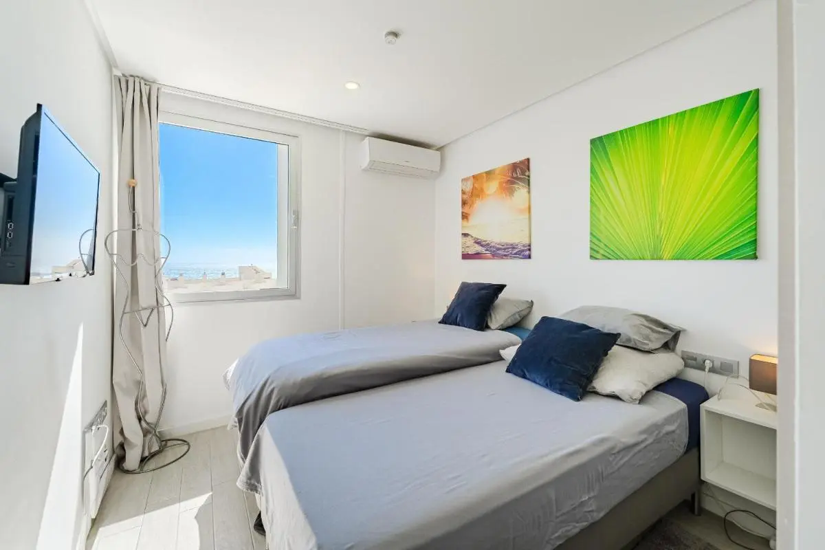 Image 1 of Blue Gold Escape in Ocean Garden