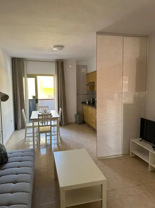 Image 3 of Bonito Estudio en San Isidro bien situado