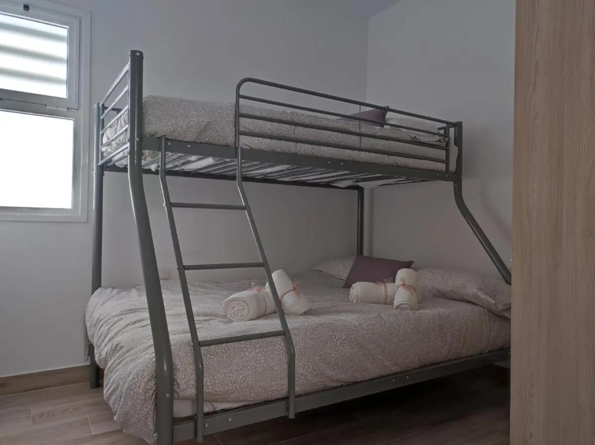 Image 1 of CASA PIRÁMIDE 1 Terraza y Parking privado