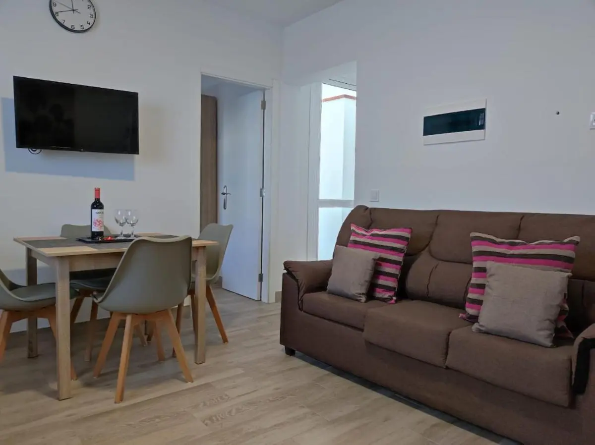 Image 4 of CASA PIRÁMIDE 3. Terraza WiFi y Parking Privado