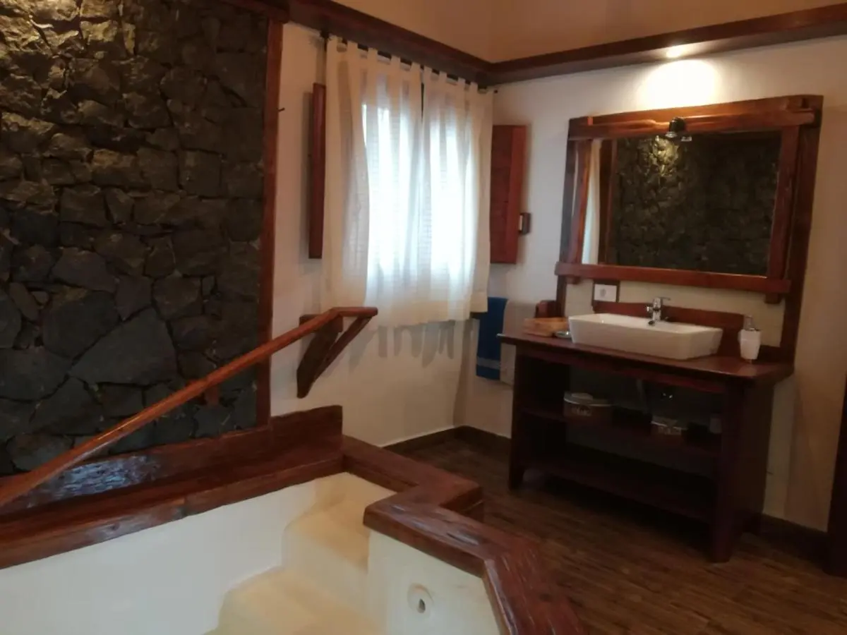 Image 2 of Casas Rurales Los Guinderos