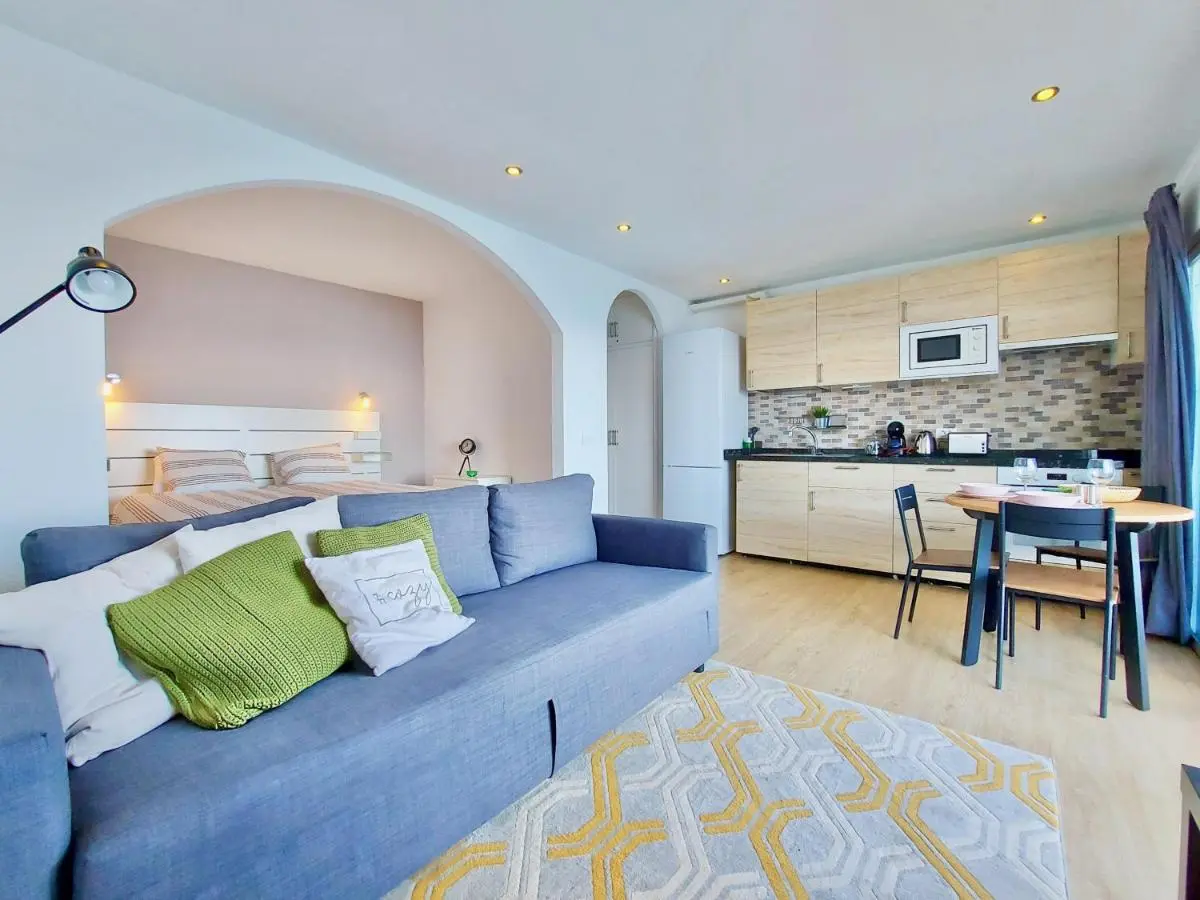 Image 4 of Coastal Views Terrace