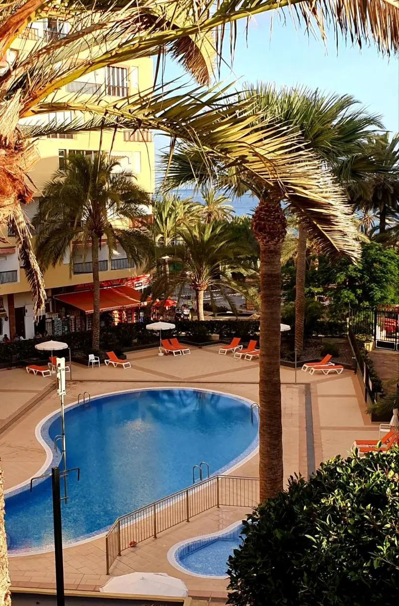 Image 3 of Cristianos