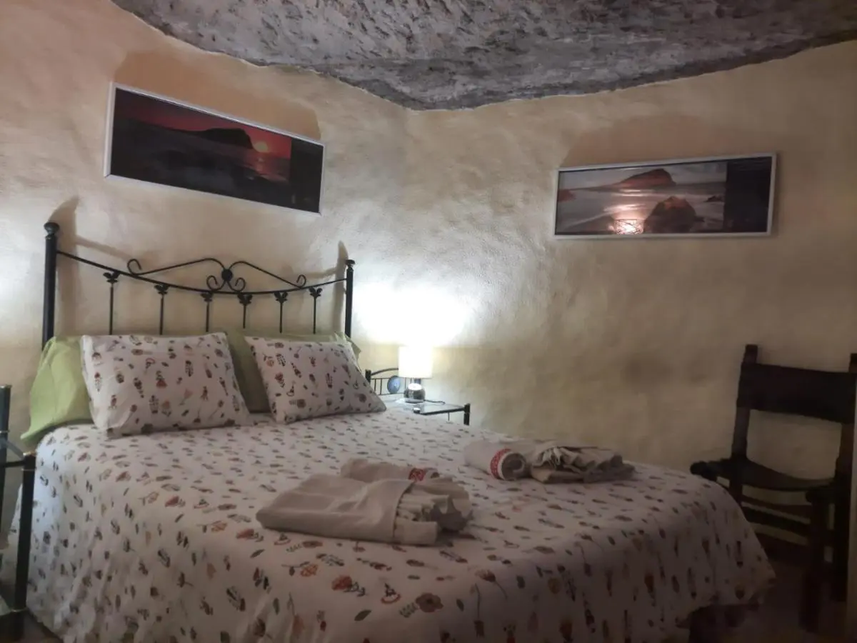 Image 1 of Cueva Sasha