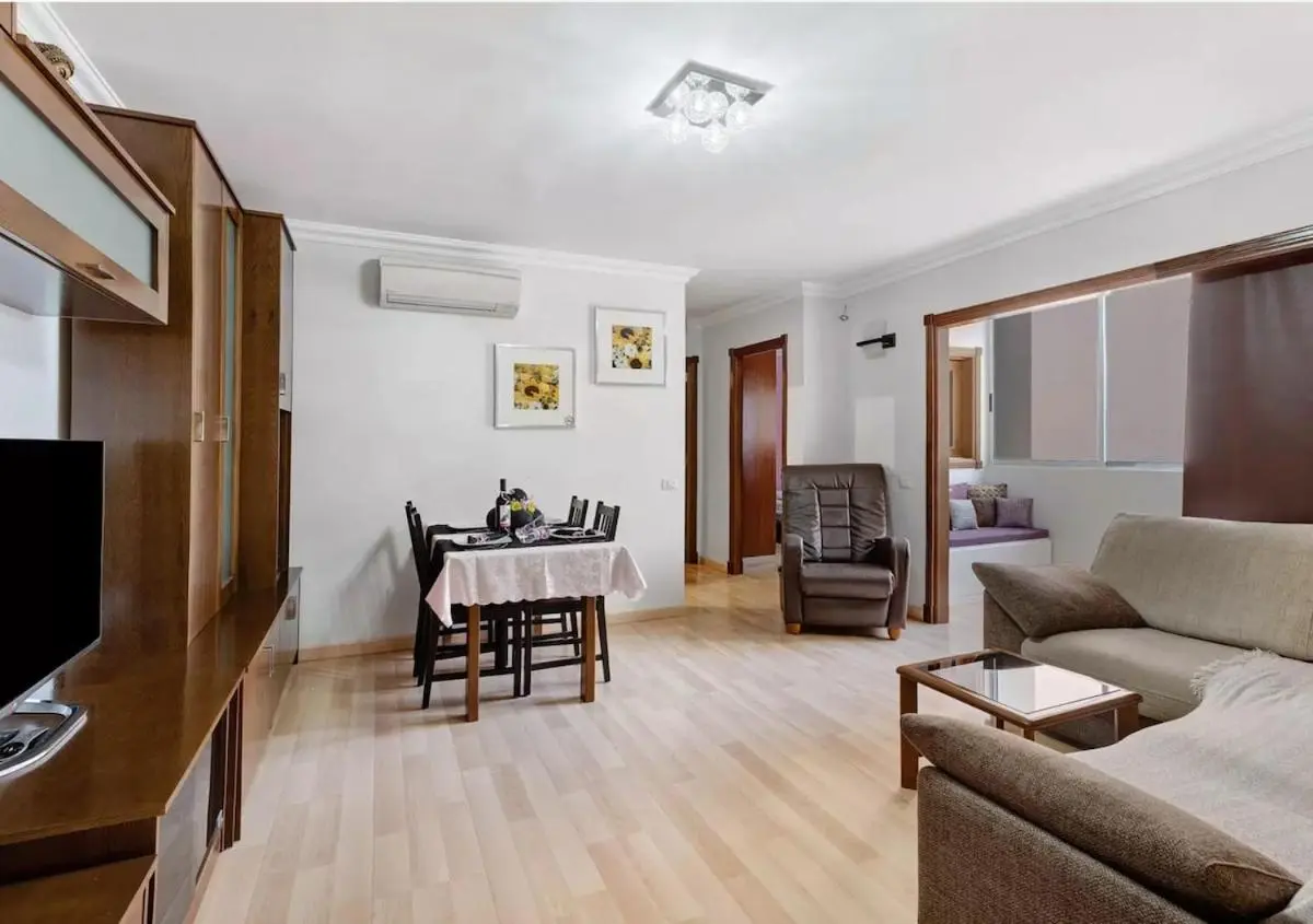 Image 3 of Estancia Frente al Estadio y Ramblas