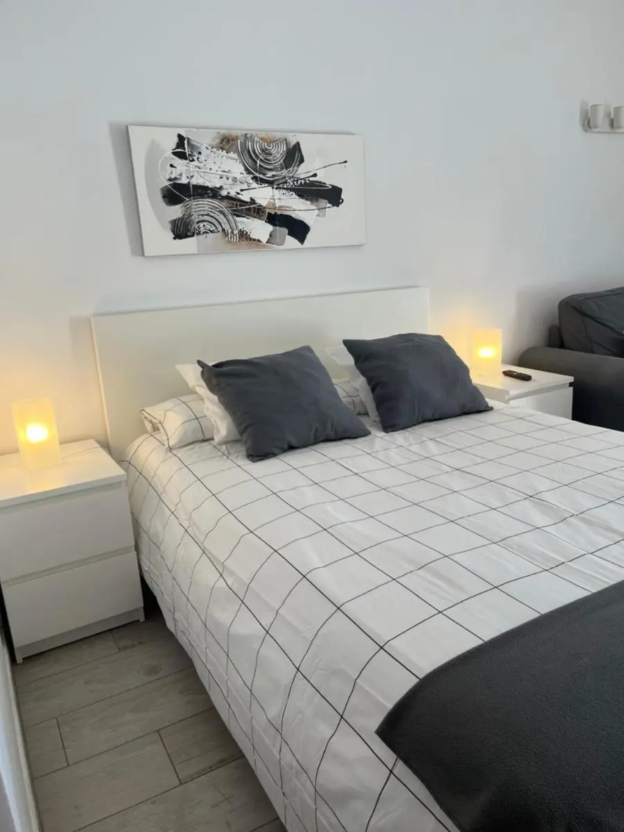 Image 1 of Estudio-SZL