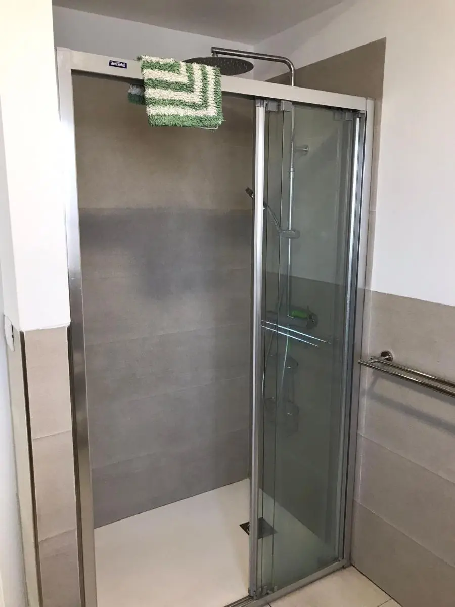 Image 3 of Grosse Terrasse. Modern. Home office. Solarium