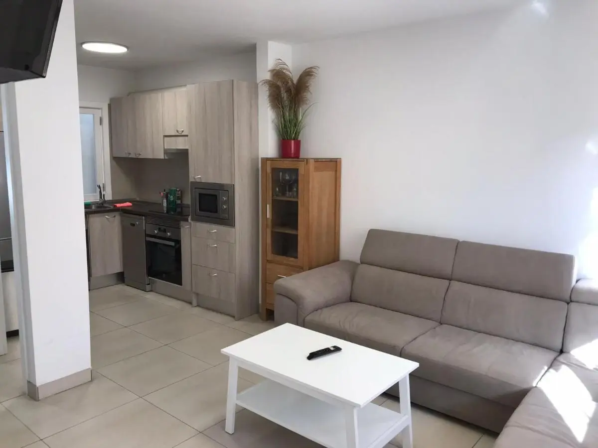 Image 2 of Grosse Terrasse. Modern. Home office. Solarium