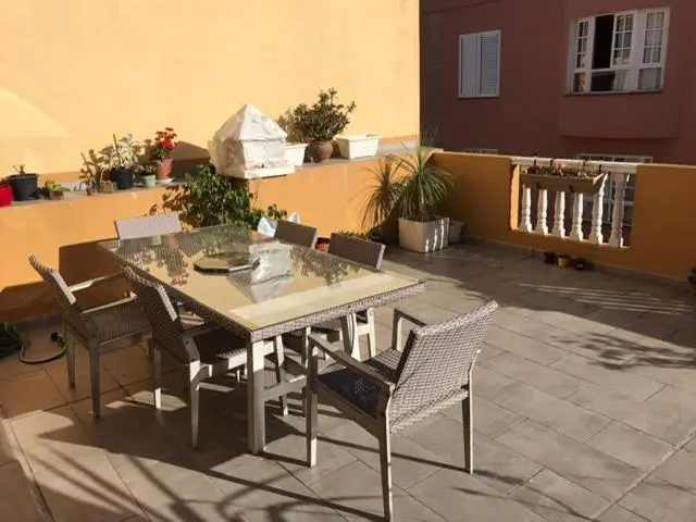 Image 5 of Grosse Terrasse. Modern. Home office. Solarium
