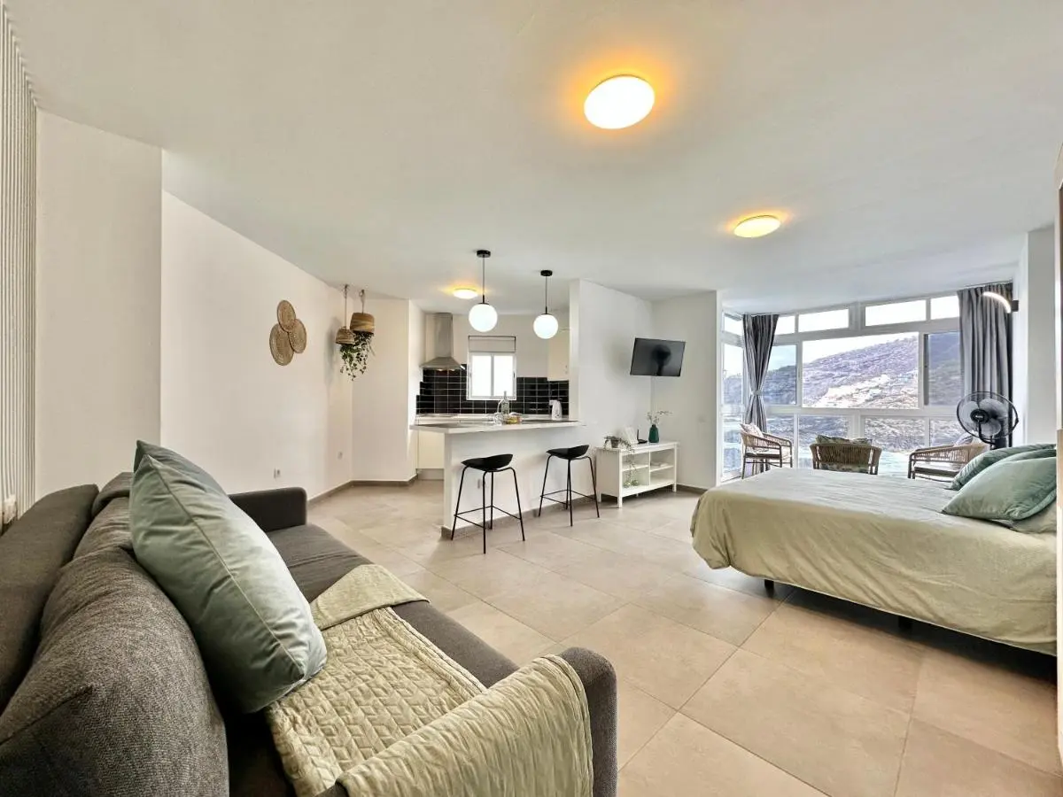 Image 3 of Holiday Feel D