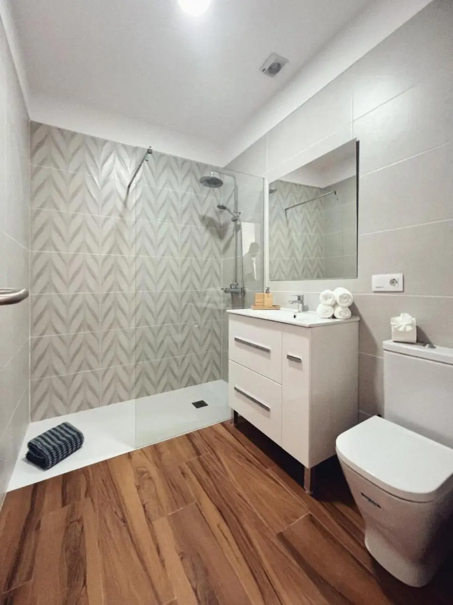 Image 4 of Jasmine L7