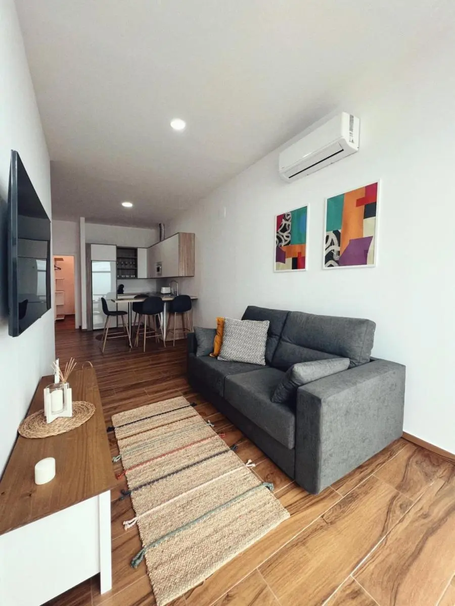 Image 5 of Jasmine L7