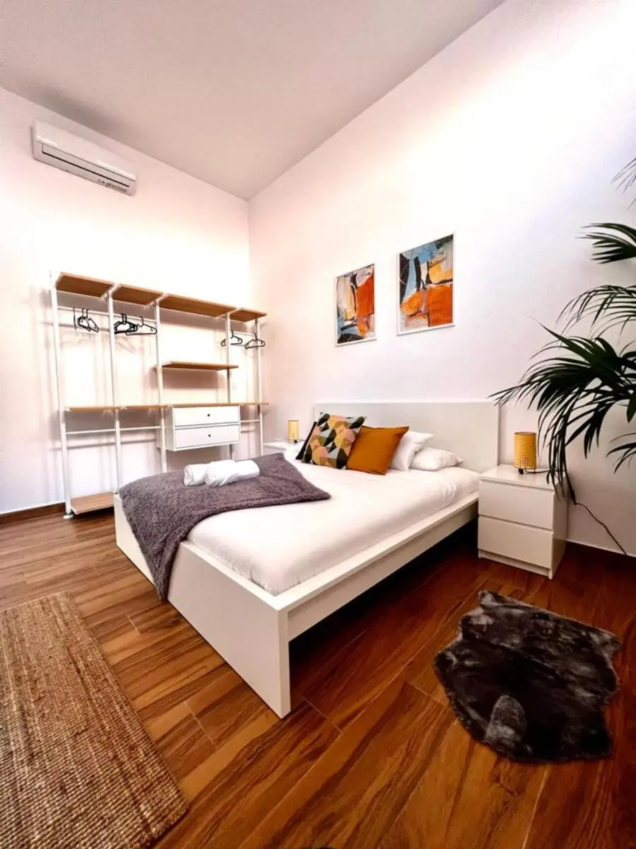 Image 3 of Jasmine L7