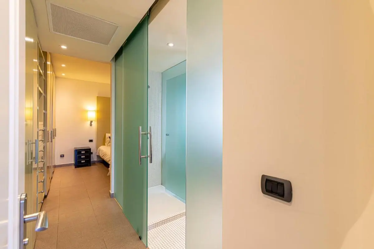 Image 2 of LUXURY HOLIDAYS SUITES, Playa de los Cristianos