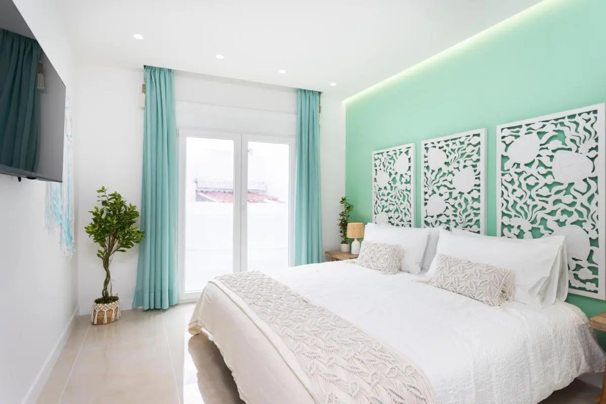 Image 1 of La Tortuga Azul C