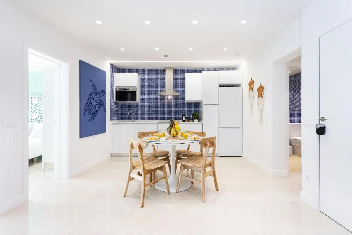 Image 3 of La Tortuga Azul C