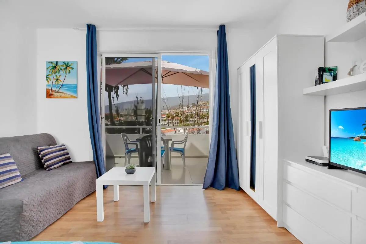 Image 5 of Monolocale vistamare al Island Village Heights