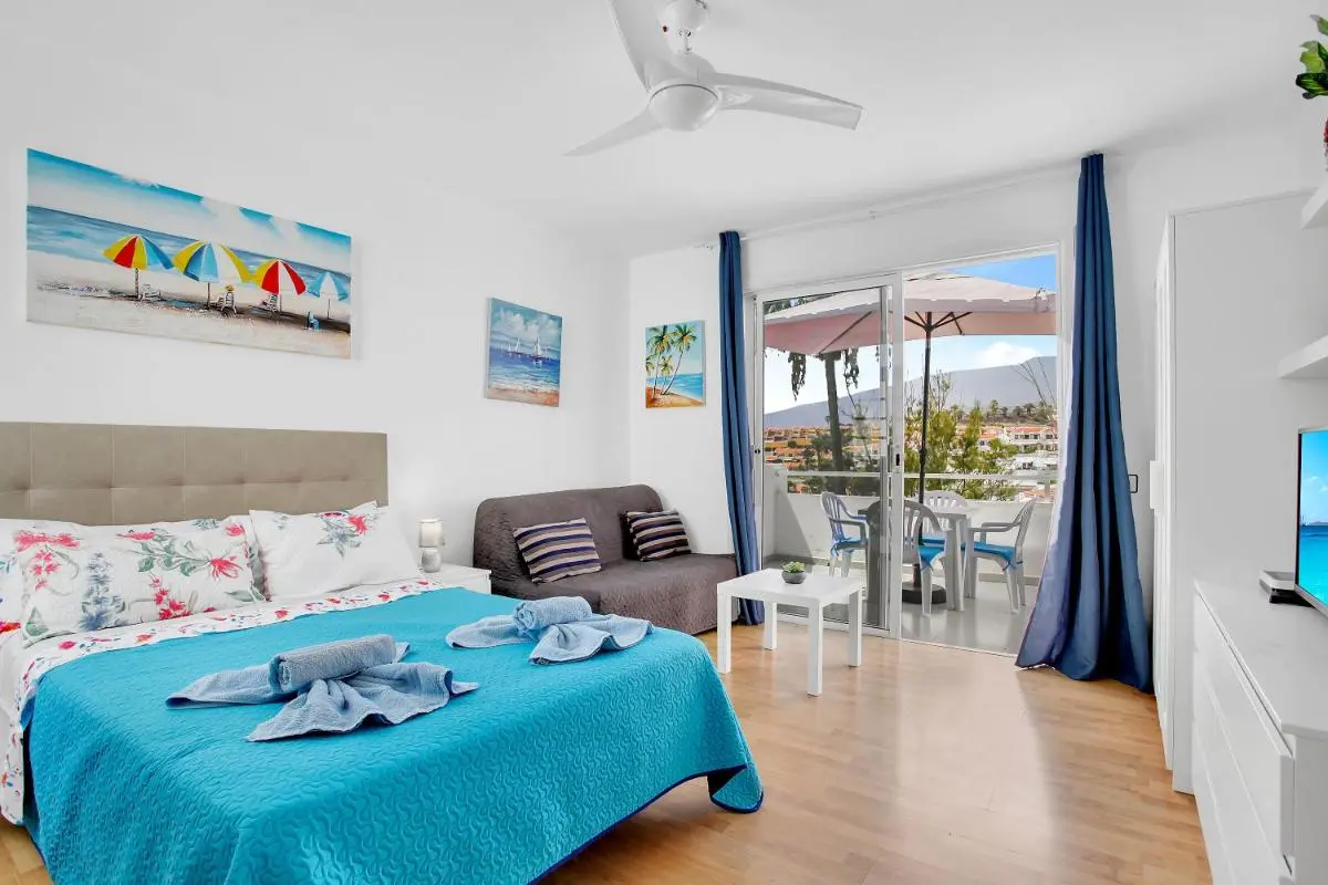 Image 1 of Monolocale vistamare al Island Village Heights