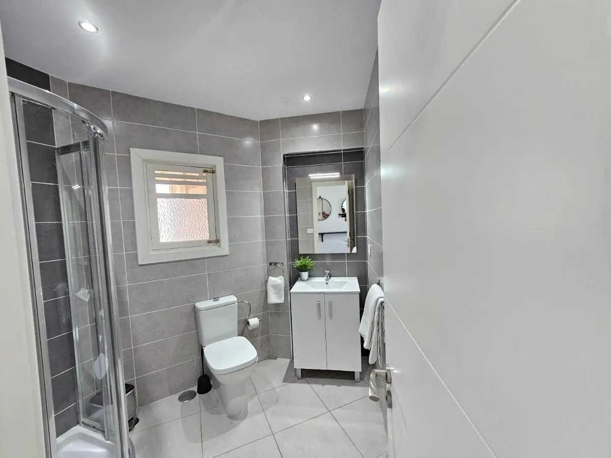 Image 2 of NEW SEAFRONT DREAMING VIEW APARTMENT, Los Cristianos