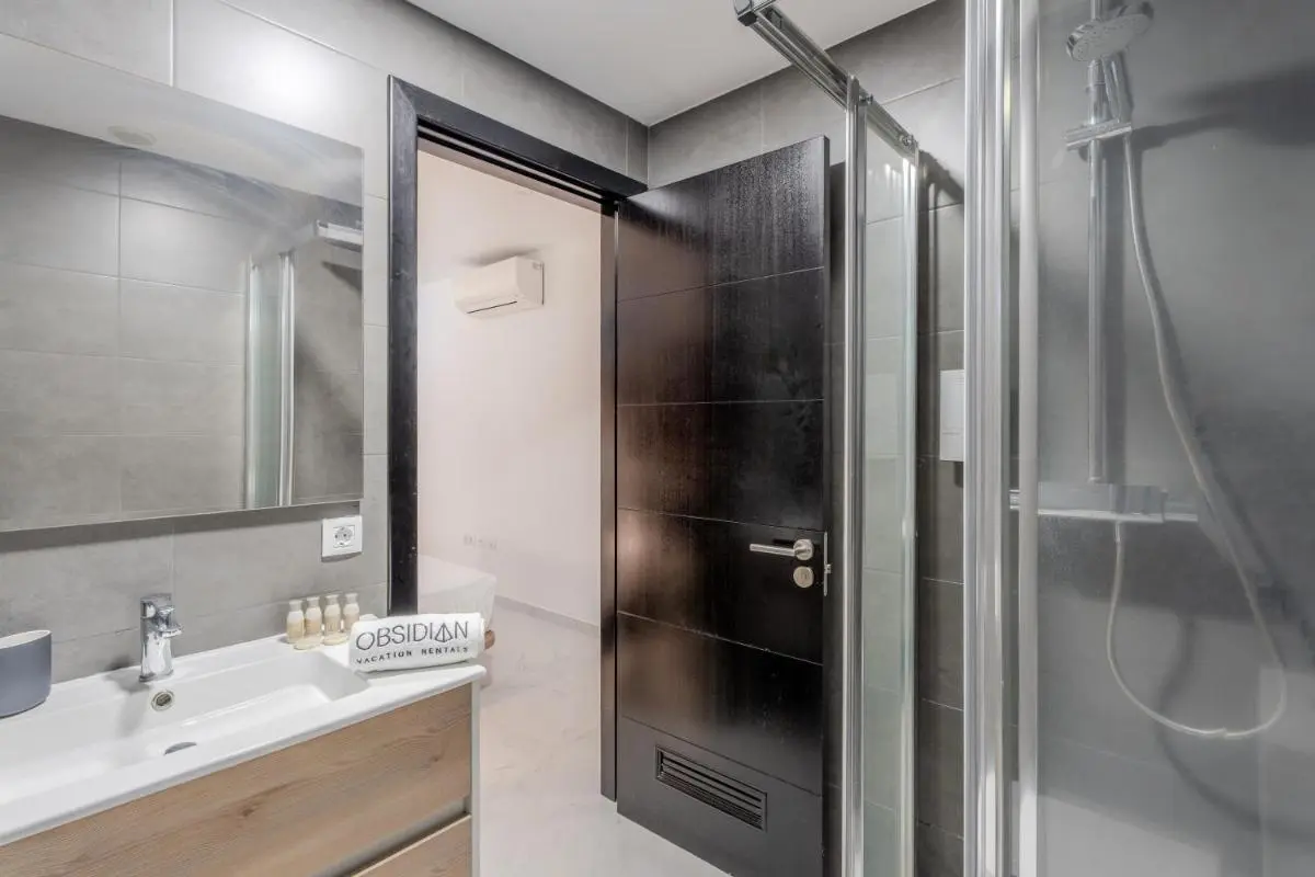 Image 2 of OBSIDIAN Ocean Blue Radazul