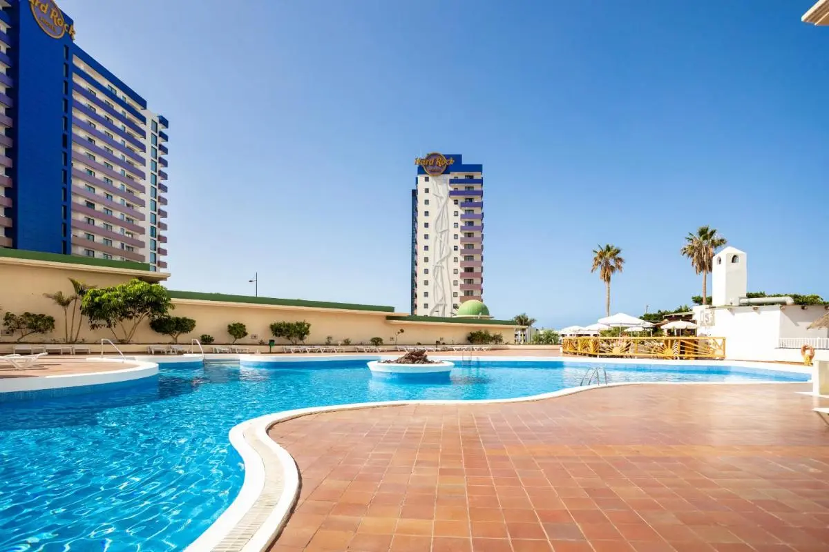 Image 3 of Paradise Flat near Hard Rock with pool